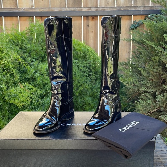 Authentic Chanel Interlocking CC Patent Leather Boots Size 37 C - Picture 1 of 16